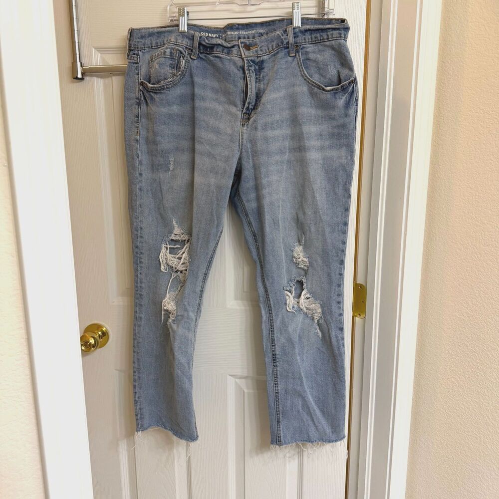 Old Navy Boyfriend Straight Distressed Light Wash Jeans